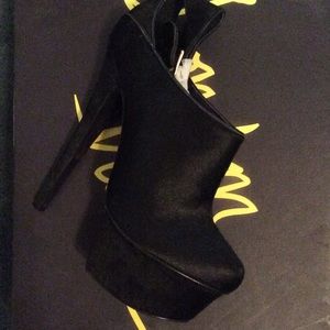 COPY - London trash bootie